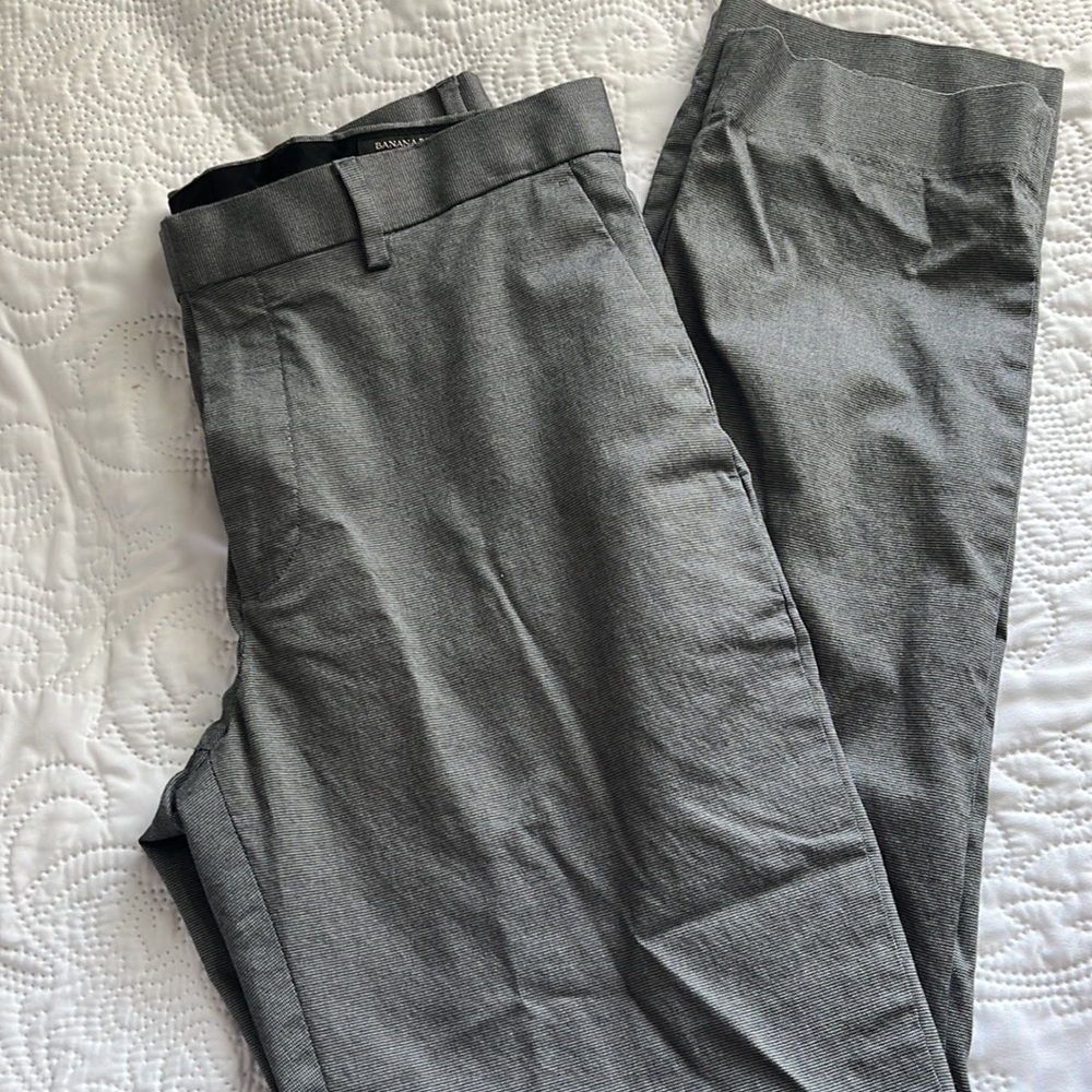 Banana Republic Men’s grey formal pants.